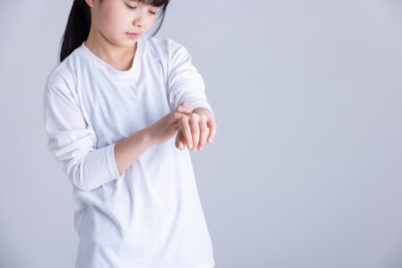 じんましんは「出たり消えたりする」ことが特徴です